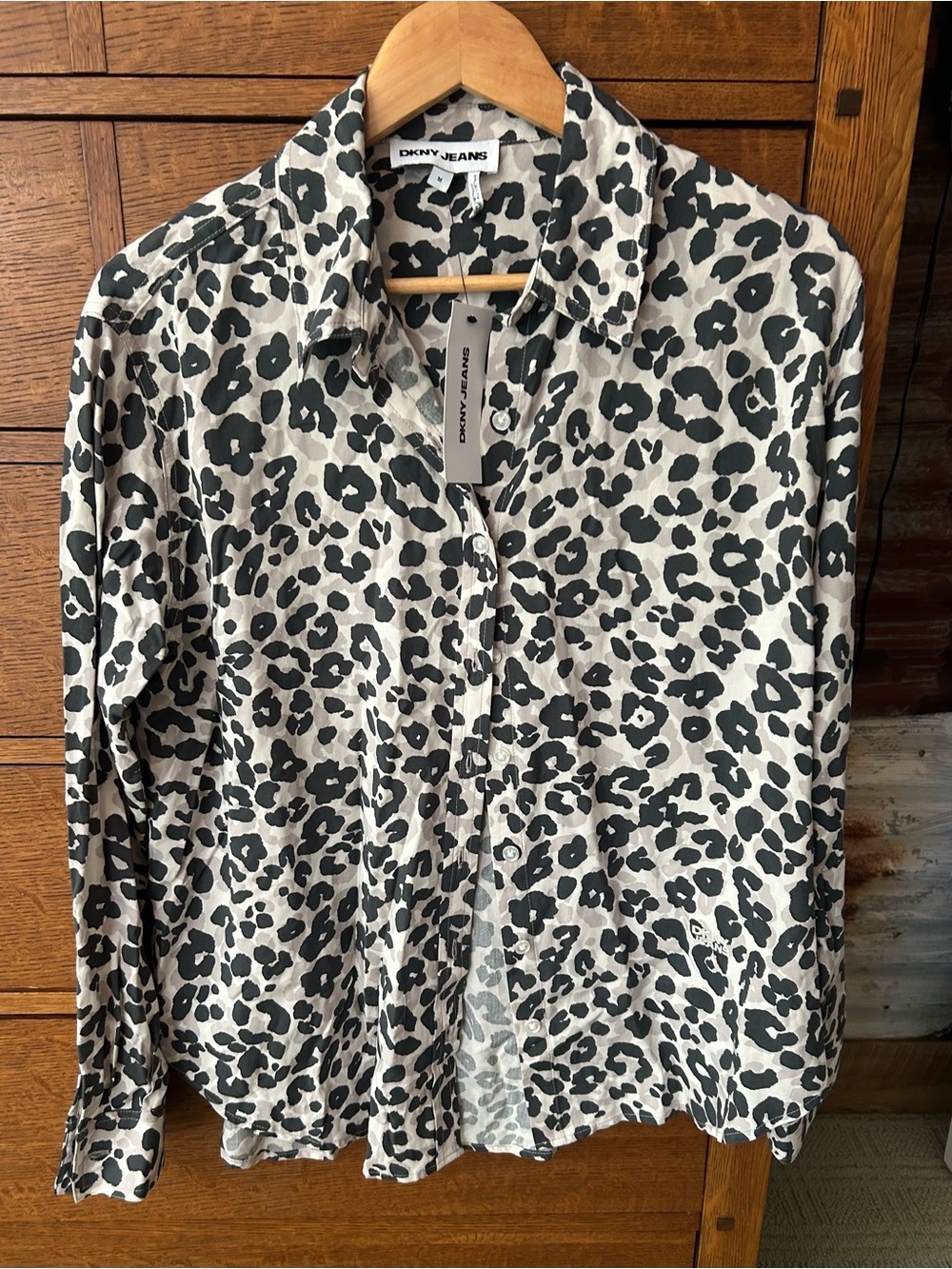 NWT-DKNY Jeans Leopard Print Button-Front Blouse-Size Medium - Picture 1 of 7
